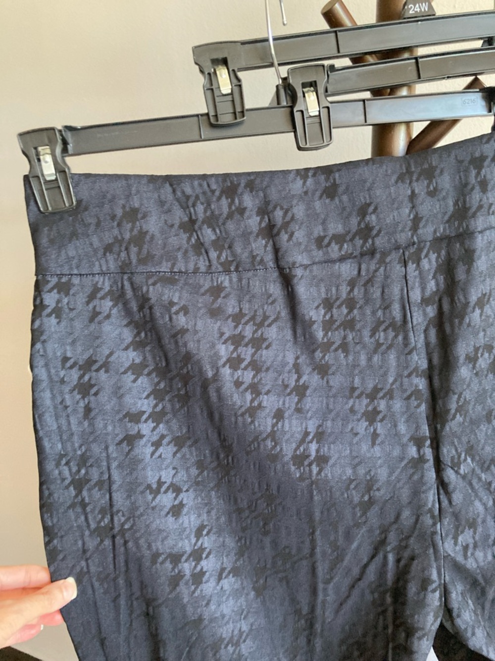 Zac & Rachel pull on pant navy blue & black print office 27 in inseam 22W - Picture 14 of 17